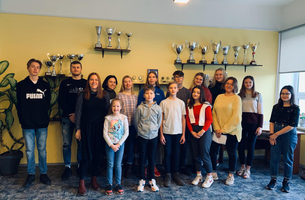 Ēnu dienā jaunieši iepazīst Rīgas Volejbola skolas darbību